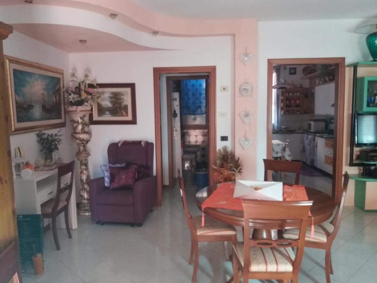 カステナーゾ La Stellina Bed & Breakfast エクステリア 写真
