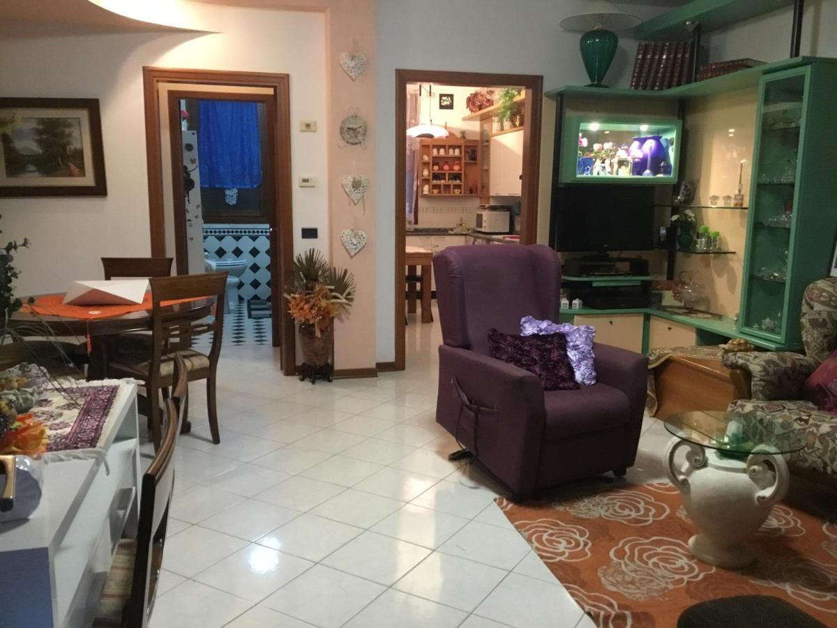 カステナーゾ La Stellina Bed & Breakfast エクステリア 写真