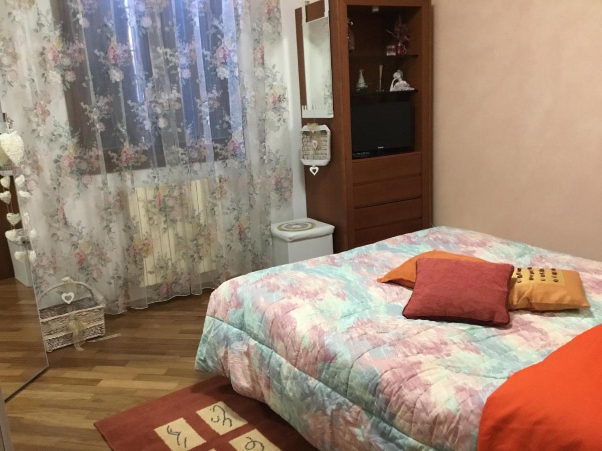 カステナーゾ La Stellina Bed & Breakfast エクステリア 写真